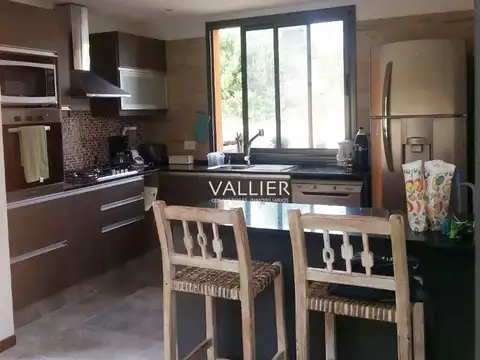 Casa 4 ambientes con 3 baños