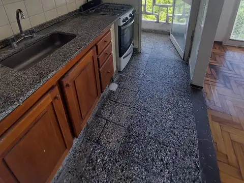 DEPARTAMENTO 2 AMBIENTES - EXCELENTE UBICACION -