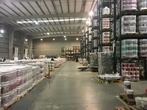 Excelente Depósito AAA en Alquiler