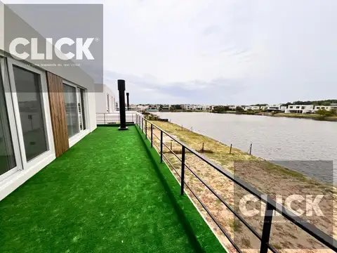 Casa en Venta con 4 cocheras