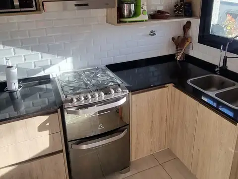 Casa 5 ambientes con 2 baños