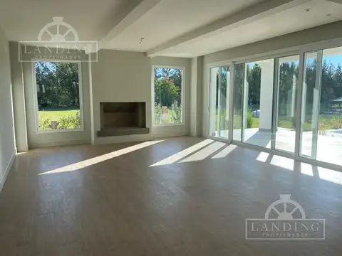 Casa en Venta en Albanueva, USD 1.550.000