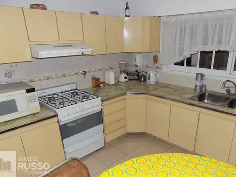 IMPECABLE CASA 4 AMBIENTES