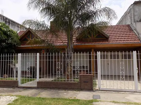 IMPECABLE CASA 4 AMBIENTES