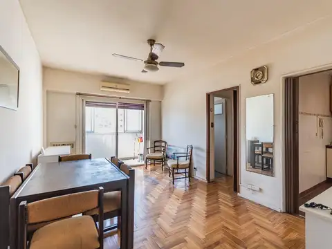 Av Diaz Vélez 3900, Piso 4