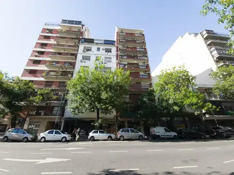 3 AMBIENTES CON BALCON MUCHO SOL !