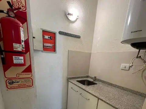 Local en Venta Via Púb.