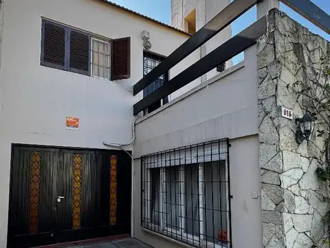 Constitución 807