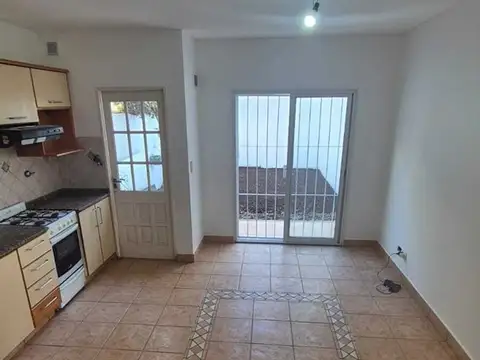 Casa en Alquiler con 1 cochera