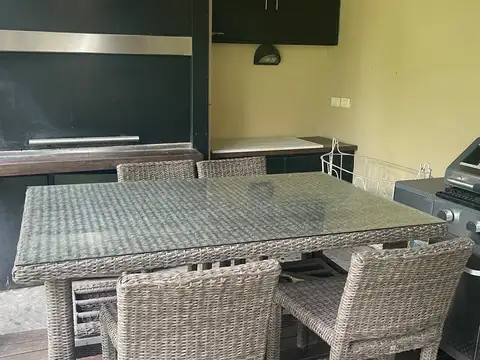 Casa 6 ambientes con 3 baños
