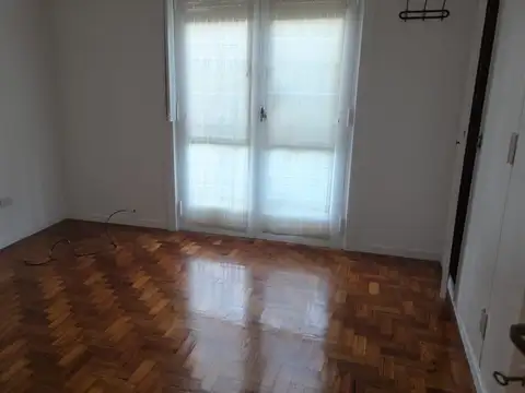 Depto Tipo Casa en Alquiler al Este