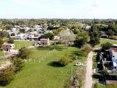 Terreno en venta - 270mts2  - Liquidámbar, La Plata