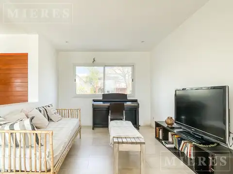 Espectacular casa en alquiler anual sobre lote a la laguna en San Matías área 5