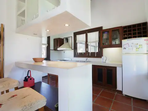 VENTA CASA C/PISCINA Bo.Cerrado ARROYO DULCE LUJAN