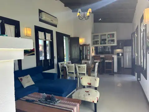Casa 3 ambientes con 2 baños