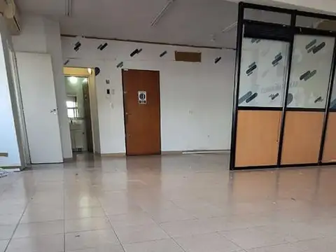 VILLA REAL. AVDA.BEIRO al 5500. excelente local piso unico a