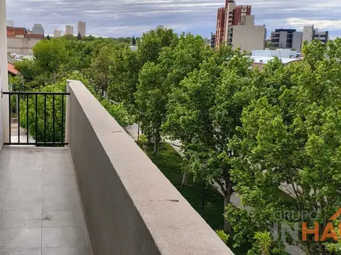 Departamento en Alquiler con 1 cocheras