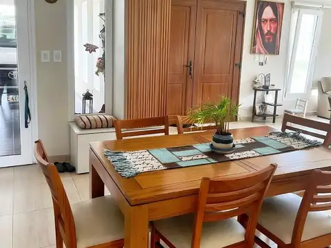 Casa 3 ambientes con 2 baños
