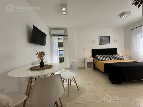 Chenaut, Indalecio, Gral. Av. al 1900 entre Baez y Huergo.