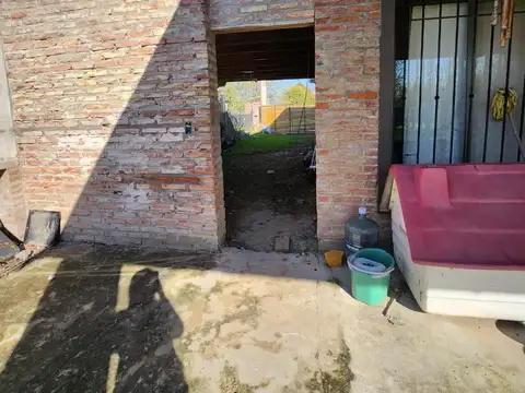 Casa 4 ambientes con 1 baño