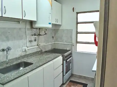 Oficina de 3 ambientes en alquiler en Liniers Versalles