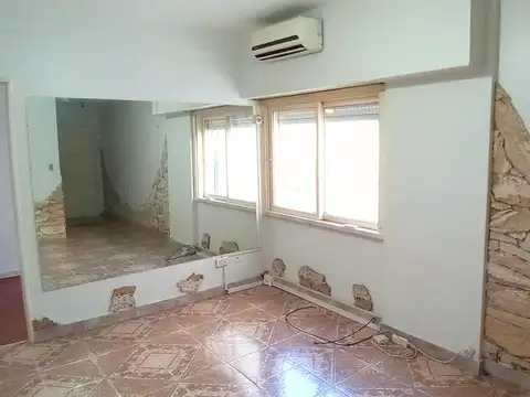 Oficina de 3 ambientes en alquiler en Liniers Versalles