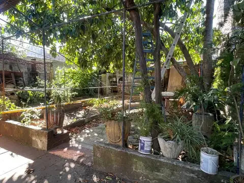 CASA EN VENTA- LOTE 8,66 X 40 MTS.-PIÑEYRO-AVELL.