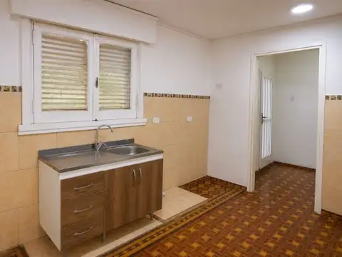 VENTA CASA 2 AMB CON LOTE - BERAZATEGUI