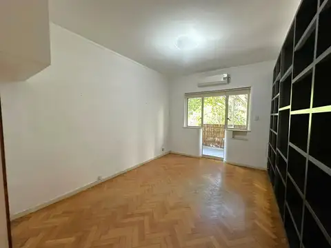 Semipiso de 3 Ambientes al Frente con Balcón
