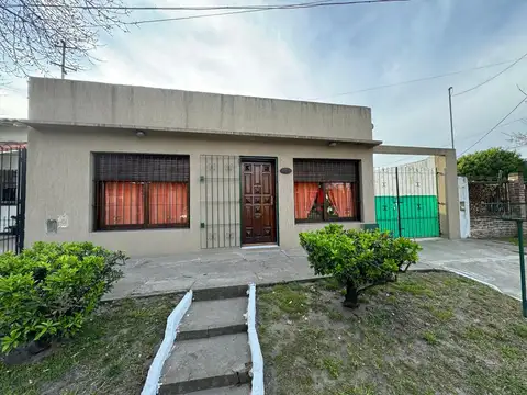 Casa en  4 amb con patio y garage