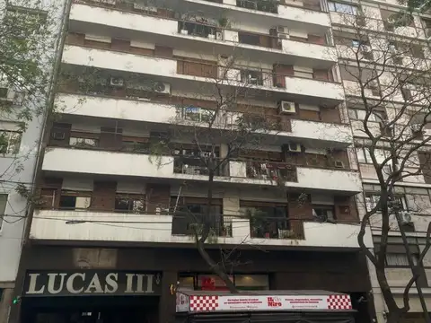 Cuatro ambientes c/depcias, luz y vista a pulmón verde