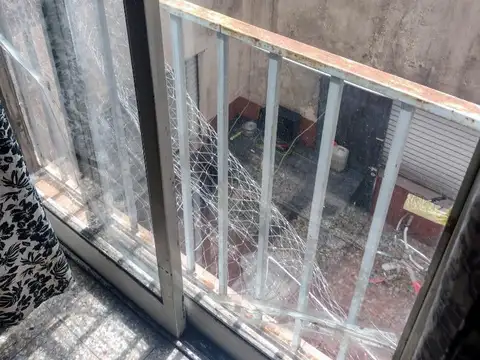 VENTA EDIFICIO LINIERS IDEAL INVERSOR A RECICLAR