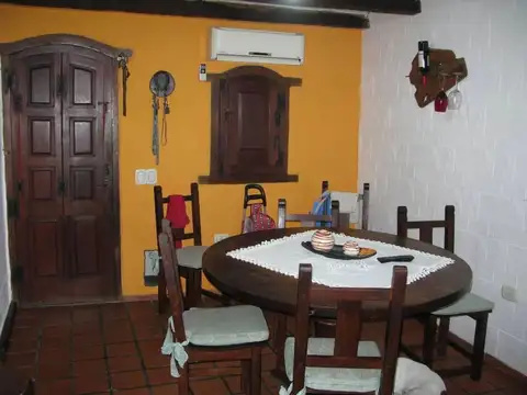 Casa en Venta con 3 cocheras
