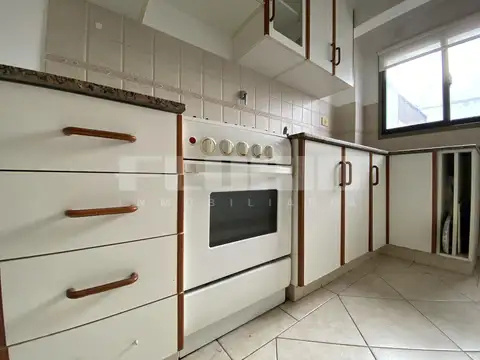 Departamento 2 ambientes con balcón en alquiler en Olivos