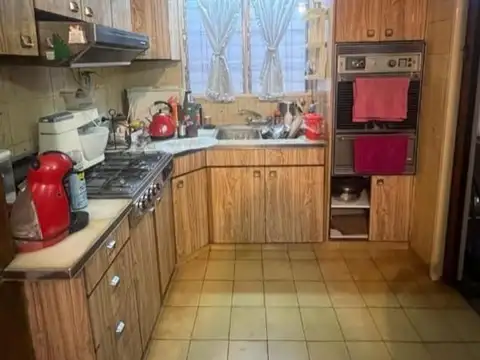 Casa 4 ambientes con 3 baños