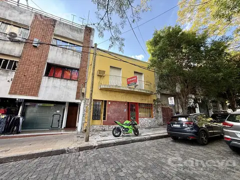 Depto Tipo Casa 4 ambientes con 2 baños