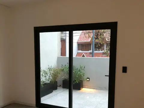 Depto Tipo Casa 4 ambientes con 2 baños
