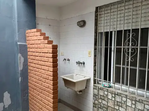 Depto Tipo Casa en Alquiler en Villa Dominico, $ 480.000