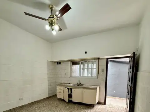 Departamento interno de 3 ambientes con patio