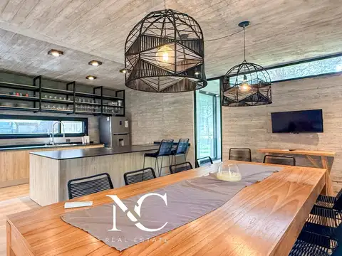 Casa 4 ambientes con 2 baños