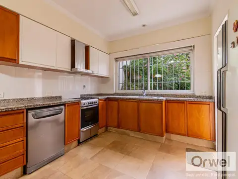 Casa 4 ambientes con 3 baños