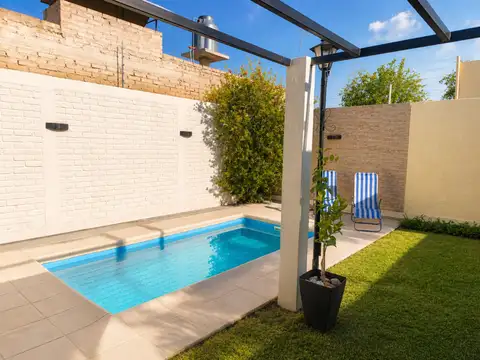 Venta moderna Casa  con pileta en San Martin