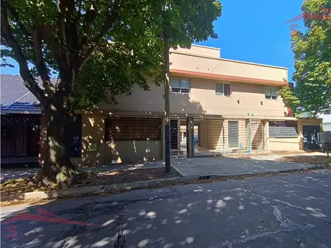 2 amb Moderno con cochera – Expensas bajas –2 cuadras tren