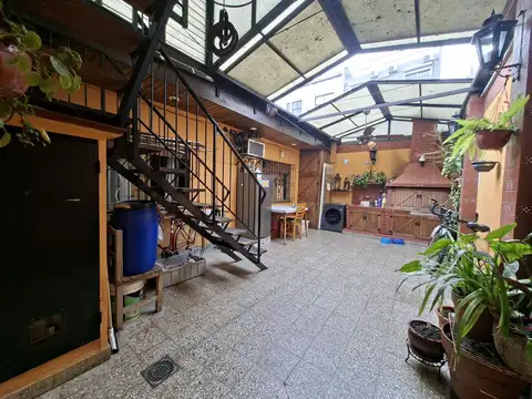 PH de 4 ambientes con patio y terraza. VENTA COGHLAN