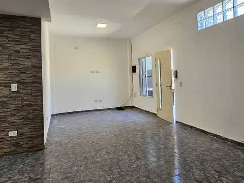 Depto Tipo Casa en Alquiler de 3 ambientes
