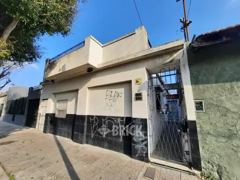 CASA EN AV. 9 DE JULIO AL 2900 - TODO TERRAZA PATIO JARDIN GALPON