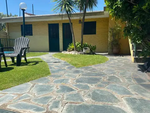 Casa 5 ambientes con 3 baños