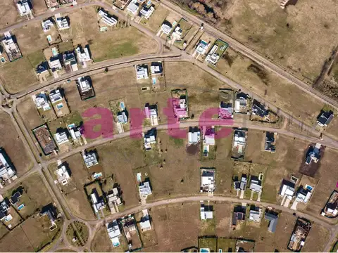 Terreno central  en venta en barrio cerrado los juncos L22