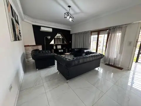 Depto Tipo Casa en Venta con 1 cocheras