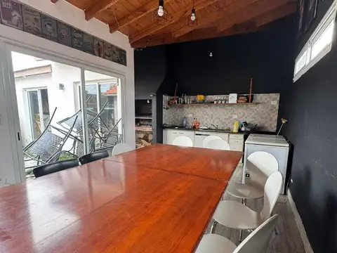 Depto Tipo Casa en Venta de 5 ambientes
